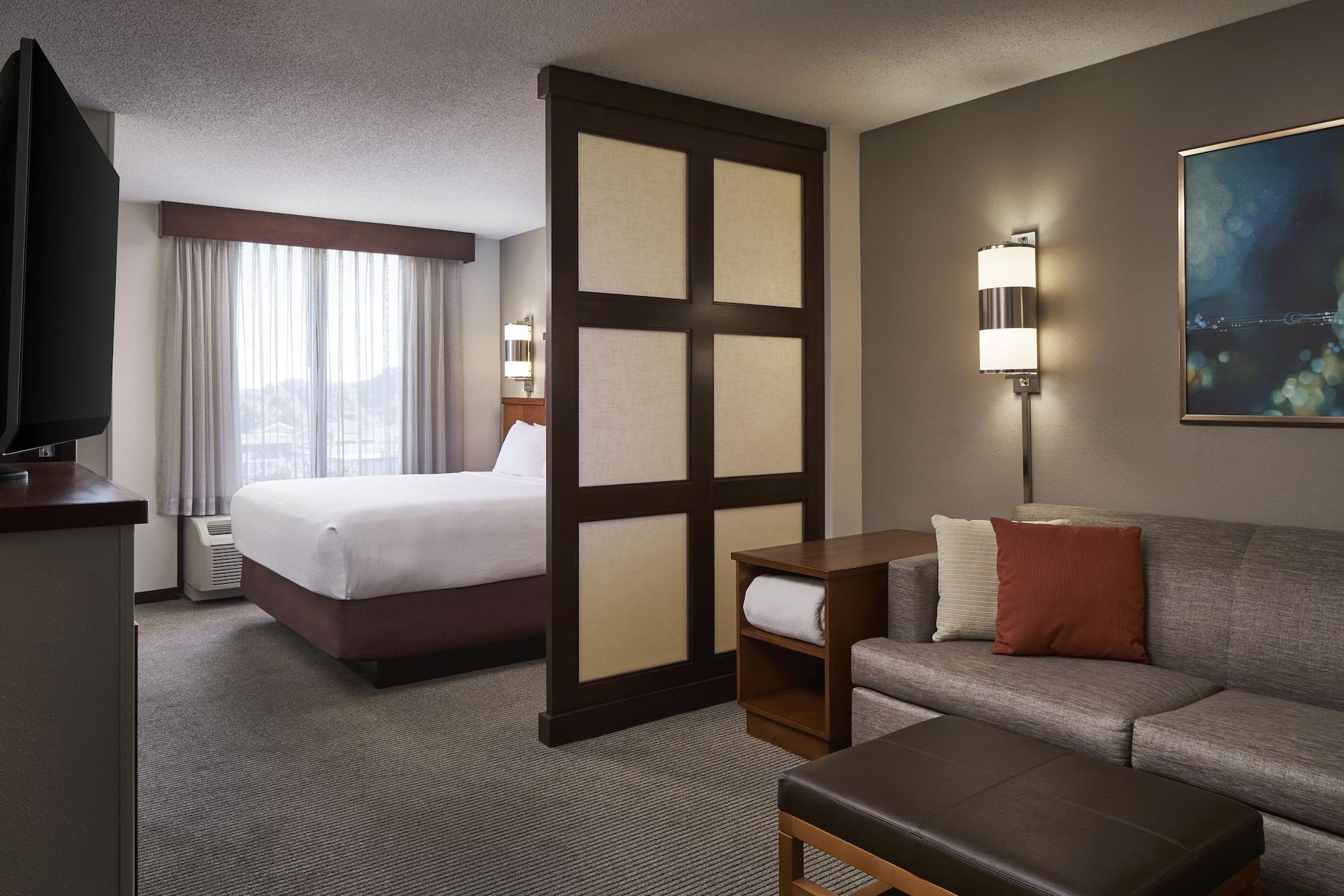 Hyatt Place Airport Hotel
